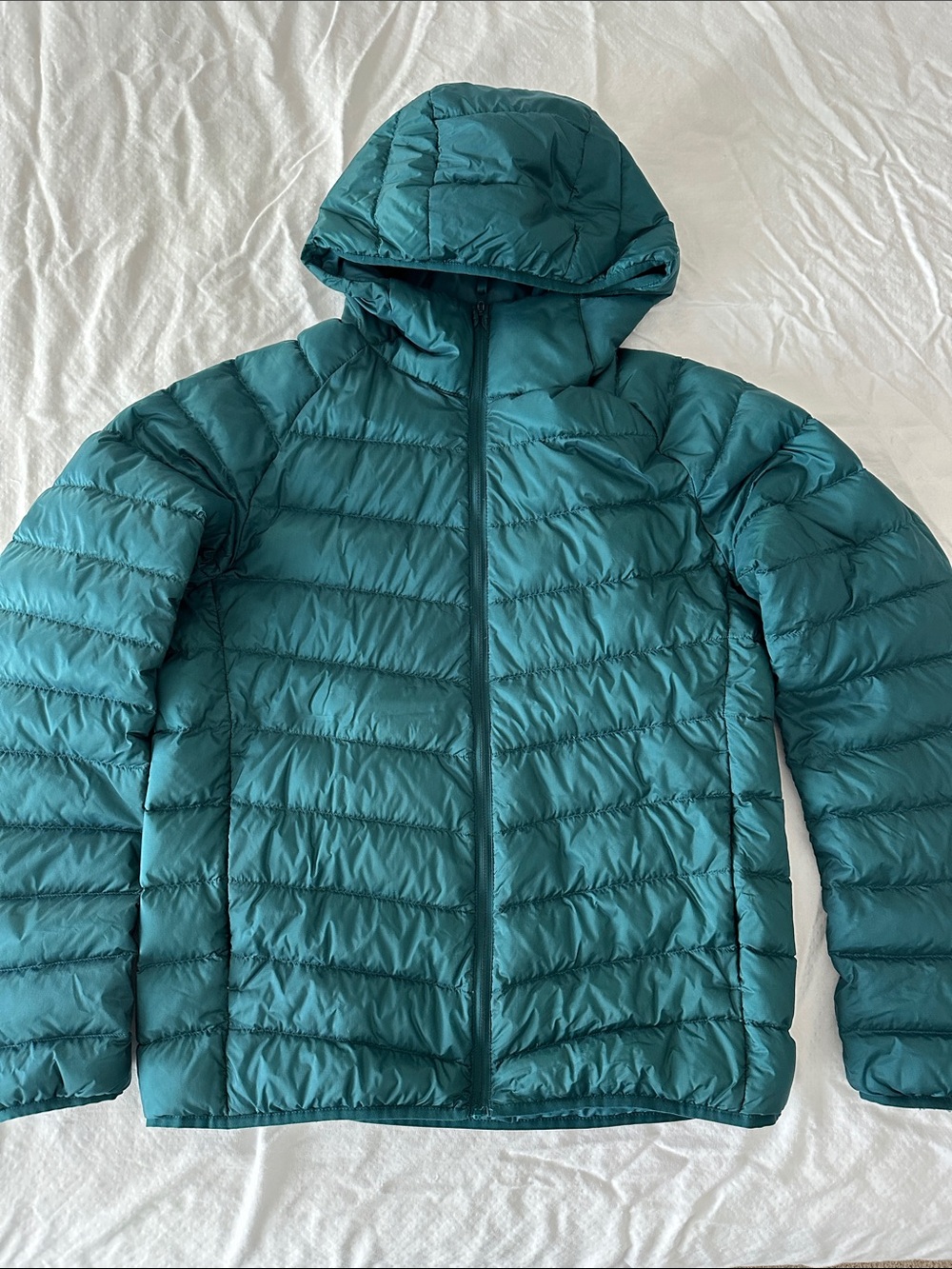 Men’s Uniqlo hooded down jacket - M